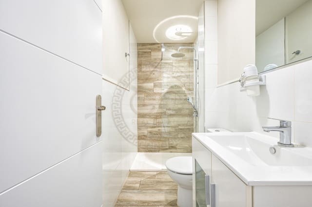 1 chambre Penthouse à vendre à San Bartolomé de Tirajana avec piscine - 249 000 € (Ref: 9637530)