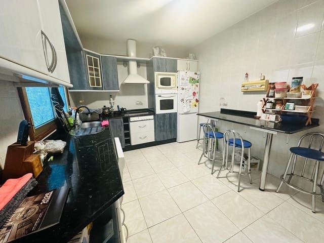 Apartamento de 3 habitaciones en Santa Lucía de Tirajana en venta con garaje - 208.000 € (Ref: 9659391)