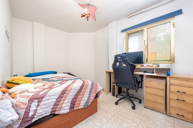 3 chambre Appartement à vendre à Santa Lucía de Tirajana avec garage - 198 500 € (Ref: 9659391)