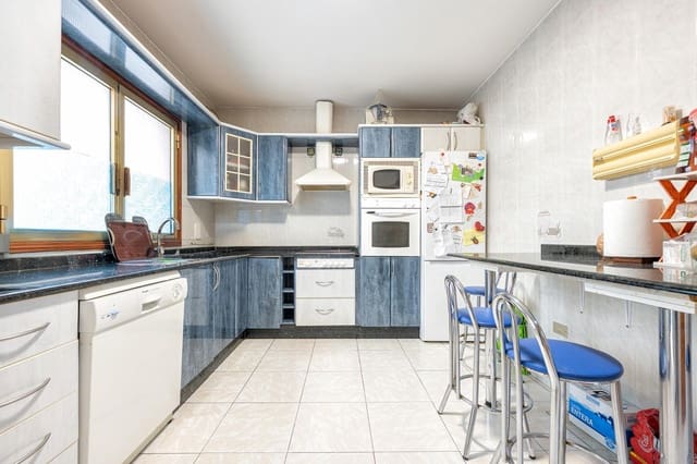 3 chambre Appartement à vendre à Santa Lucía de Tirajana avec garage - 198 500 € (Ref: 9659391)