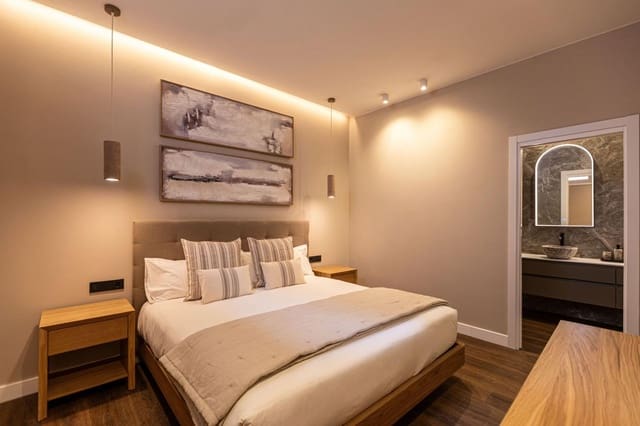 5 quarto Moradia para arrendar em San Bartolomé de Tirajana com piscina - 6 000 € (Ref: 9659393)