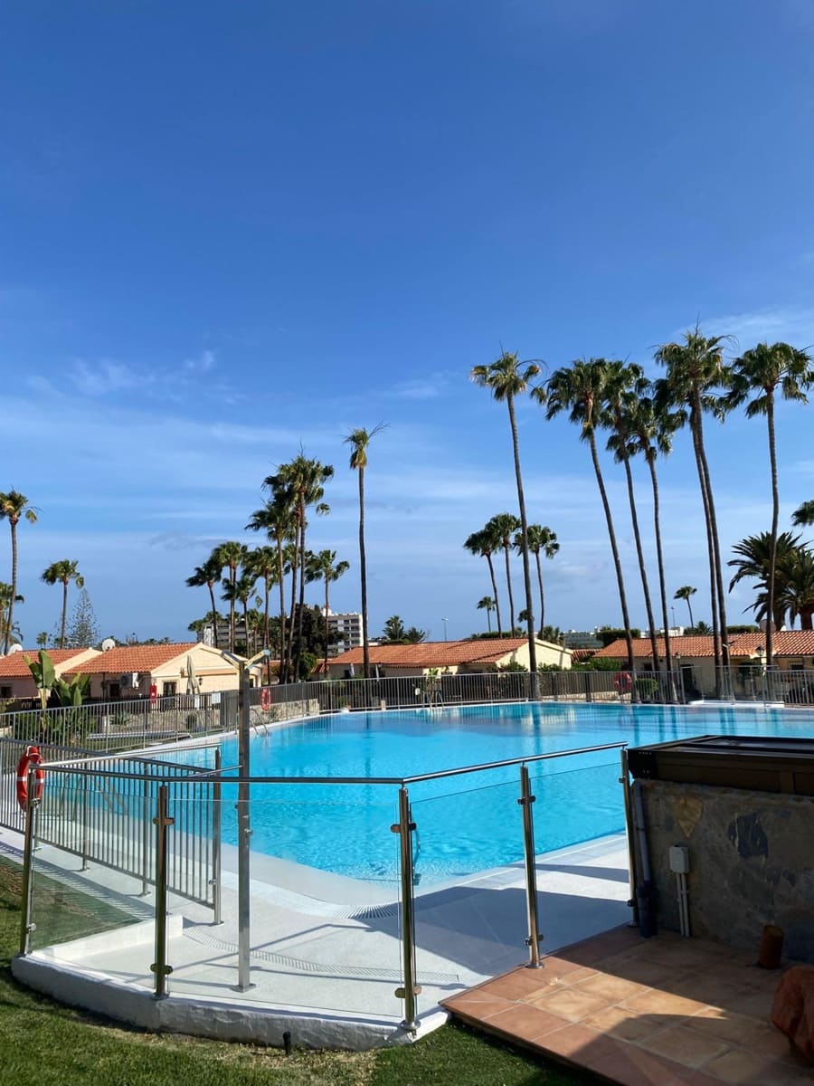 1 sovrum Bungalow att hyra i Playa del Ingles med pool - 1 400 € (Ref: 9674174)