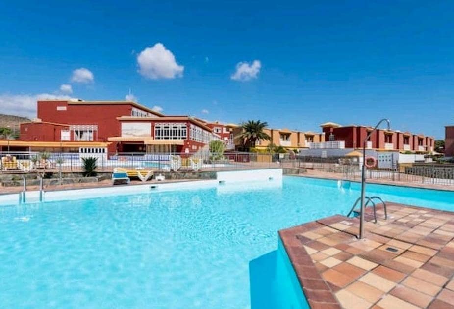 Studio for rent in San Bartolome de Tirajana with pool - € 900 (Ref: 9695299)