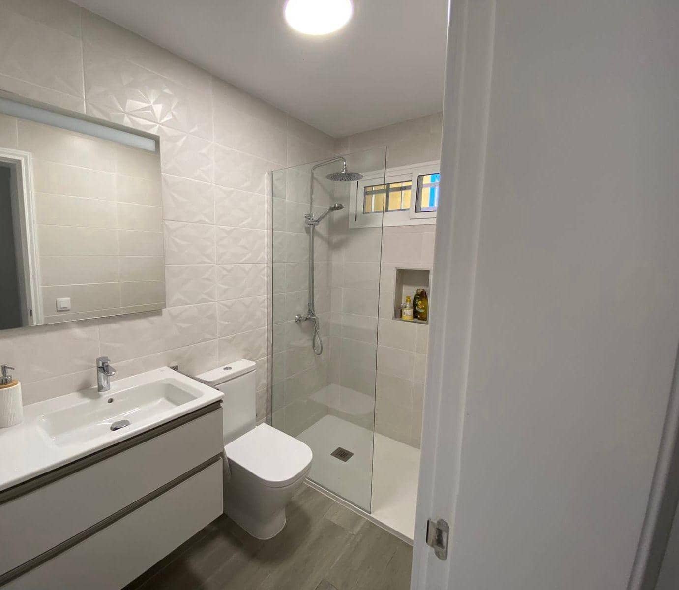 1 quarto Apartamento para arrendar em San Bartolome de Tirajana com piscina - 1 000 € (Ref: 9729318)