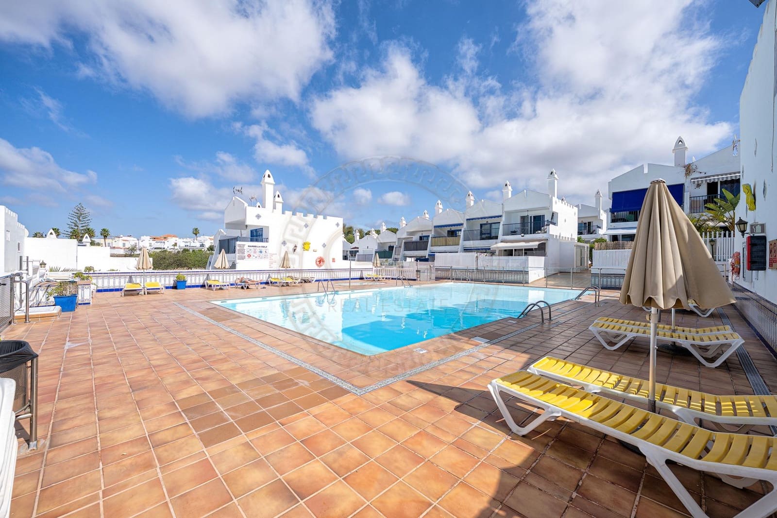 2 soverom Rekkehus til salgs i Playa del Ingles med svømmebasseng - € 350 000 (Ref: 9735558)