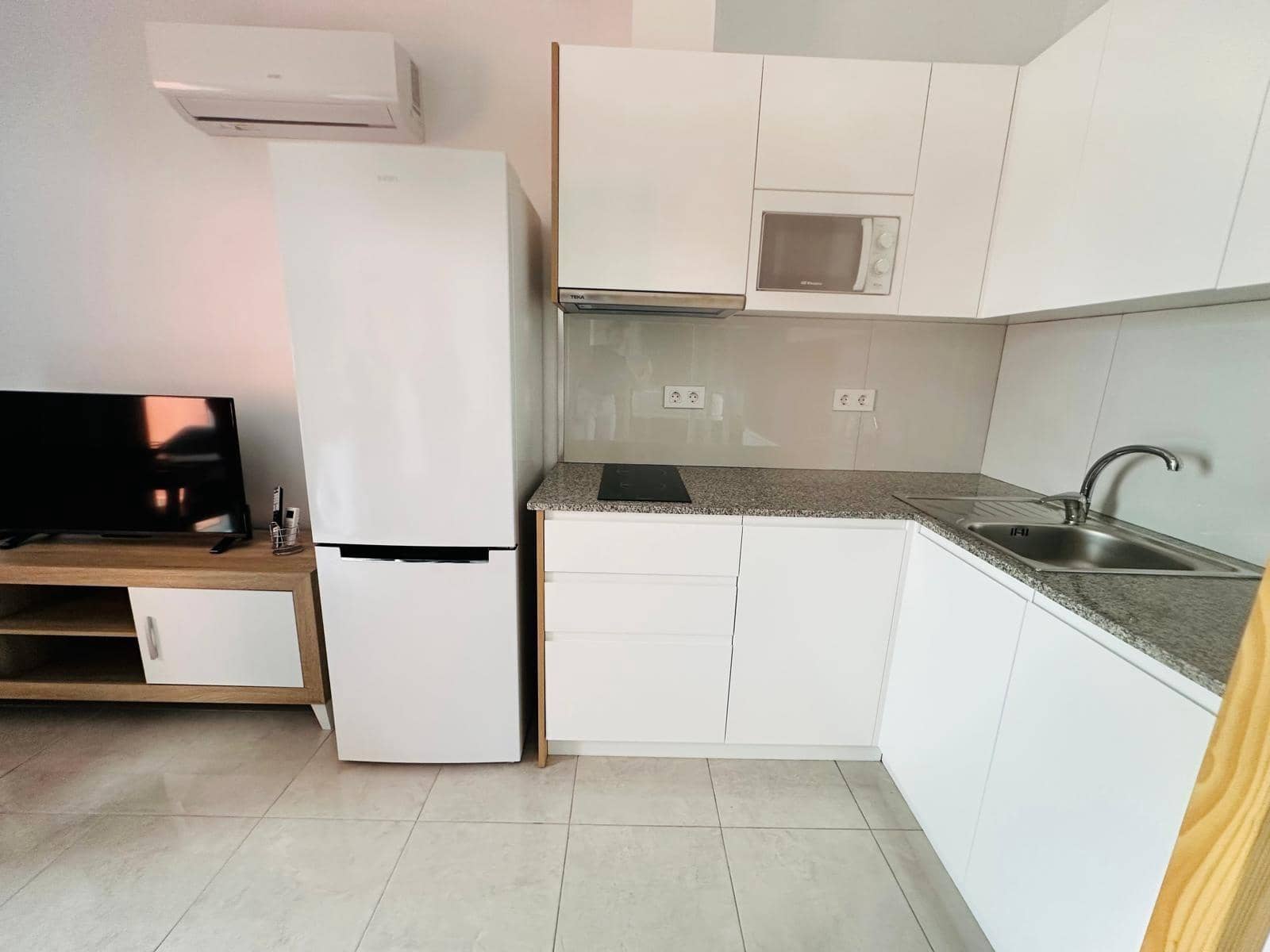 1 slaapkamer Loft te huur in San Bartolome de Tirajana met zwembad - € 1.000 (Ref: 9755625)