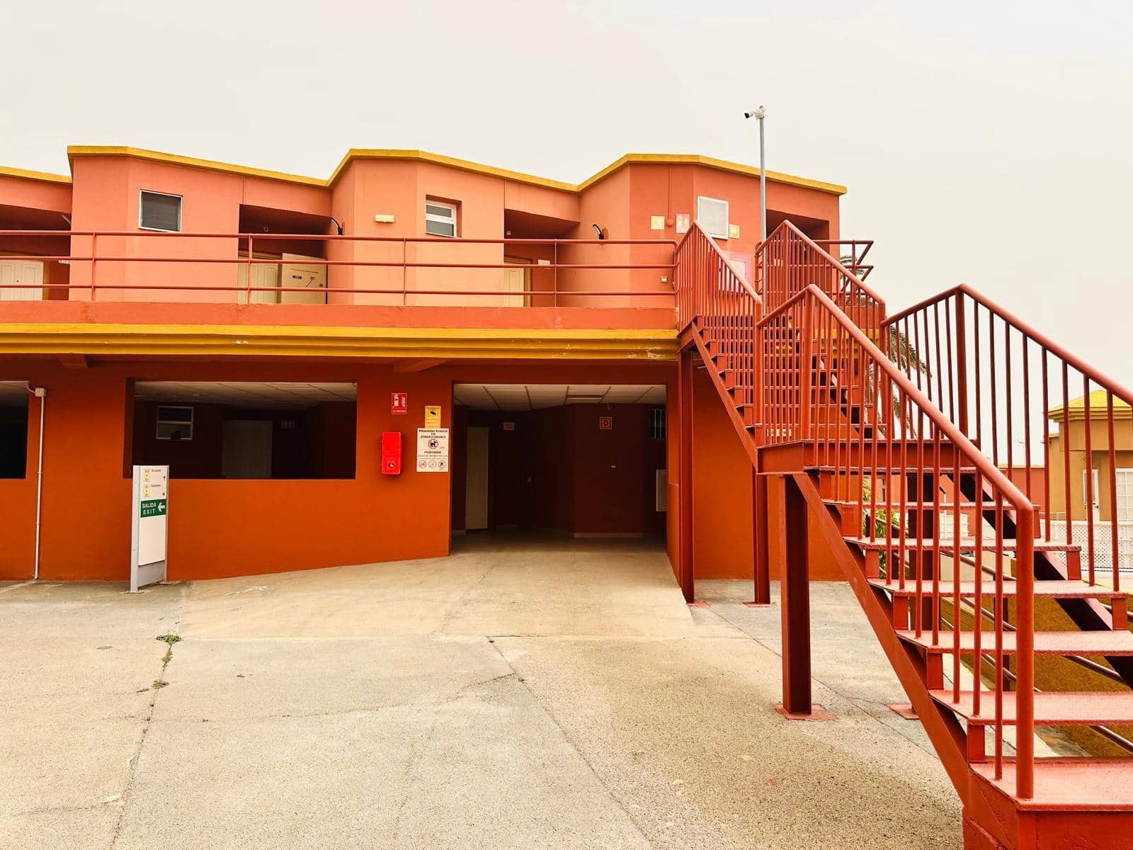 1 slaapkamer Loft te huur in San Bartolome de Tirajana met zwembad - € 1.000 (Ref: 9755625)