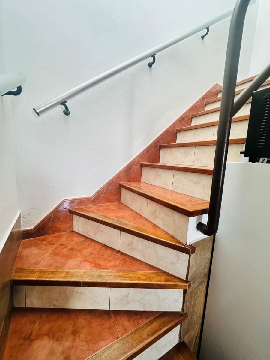 1 quarto Apartamento para arrendar em Campo Internacional com piscina - 1 200 € (Ref: 9788374)