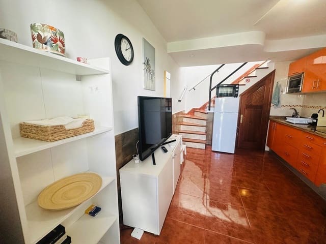 1 quarto Apartamento para arrendar em Campo Internacional, San Bartolomé de Tirajana com piscina - 1 200 € (Ref: 9788374)