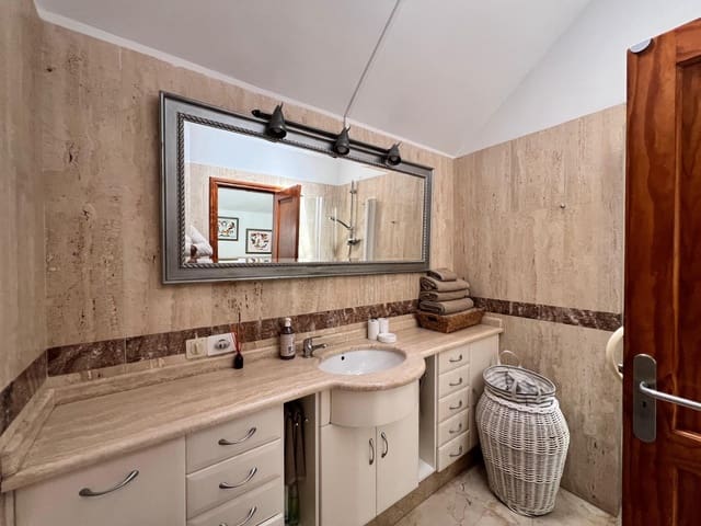 2 slaapkamer Rijtjeshuis te huur in Maspalomas, San Bartolomé de Tirajana met zwembad - € 1.500 (Ref: 9794570)