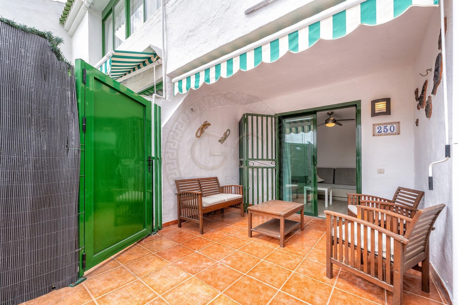 1 makuuhuone Huoneisto myytävänä paikassa Sonneland mukana uima-altaan - 279 000 € (Ref: 9794571)