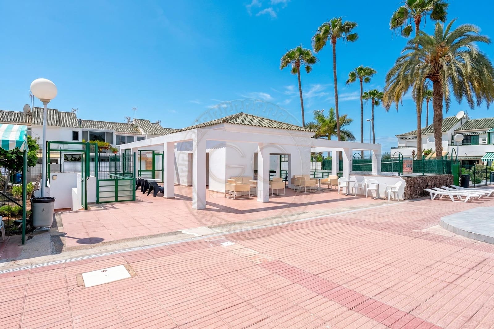 1 makuuhuone Huoneisto myytävänä paikassa Sonneland mukana uima-altaan - 279 000 € (Ref: 9794571)