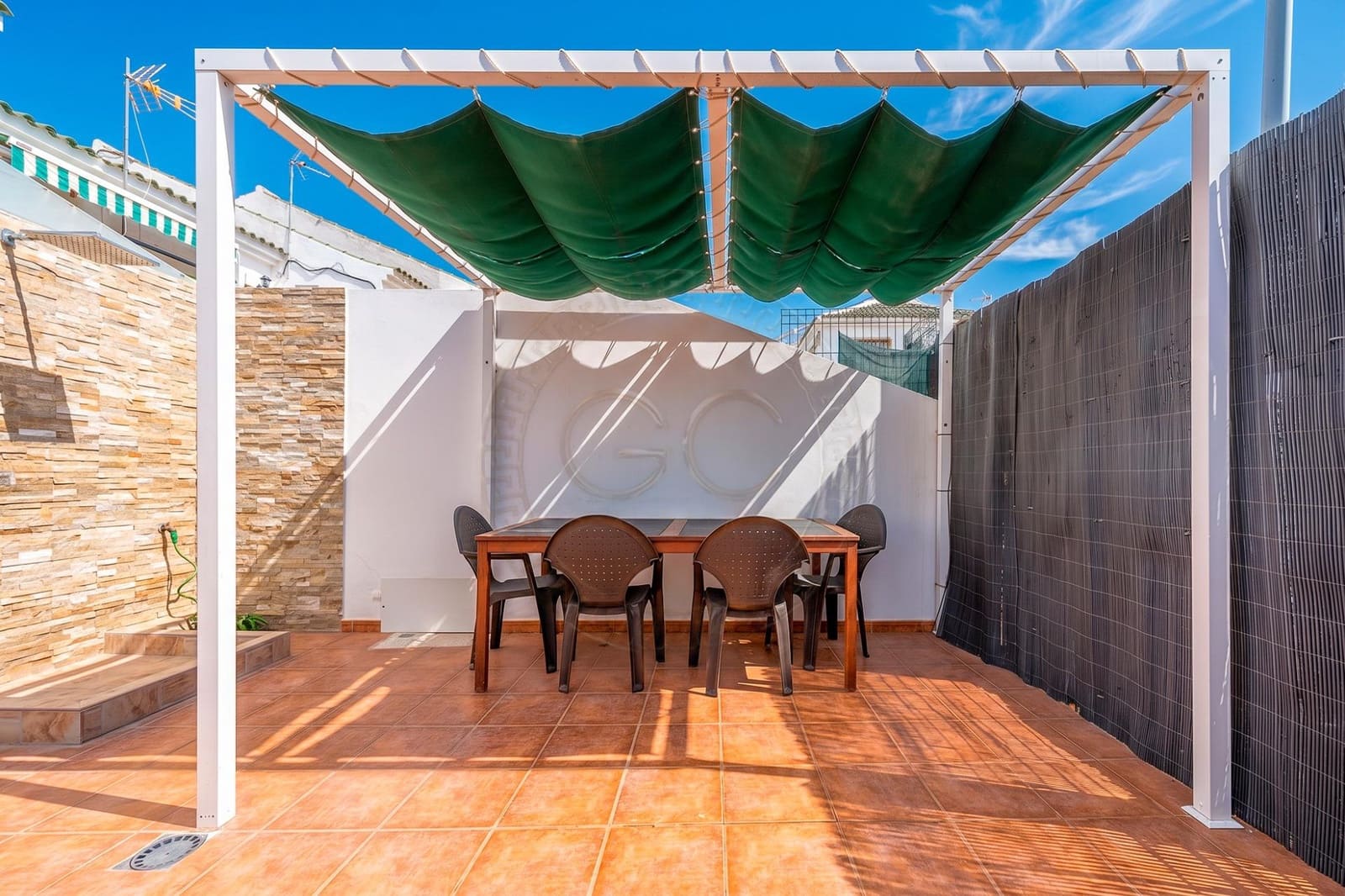 1 makuuhuone Huoneisto myytävänä paikassa Sonneland mukana uima-altaan - 279 000 € (Ref: 9794571)