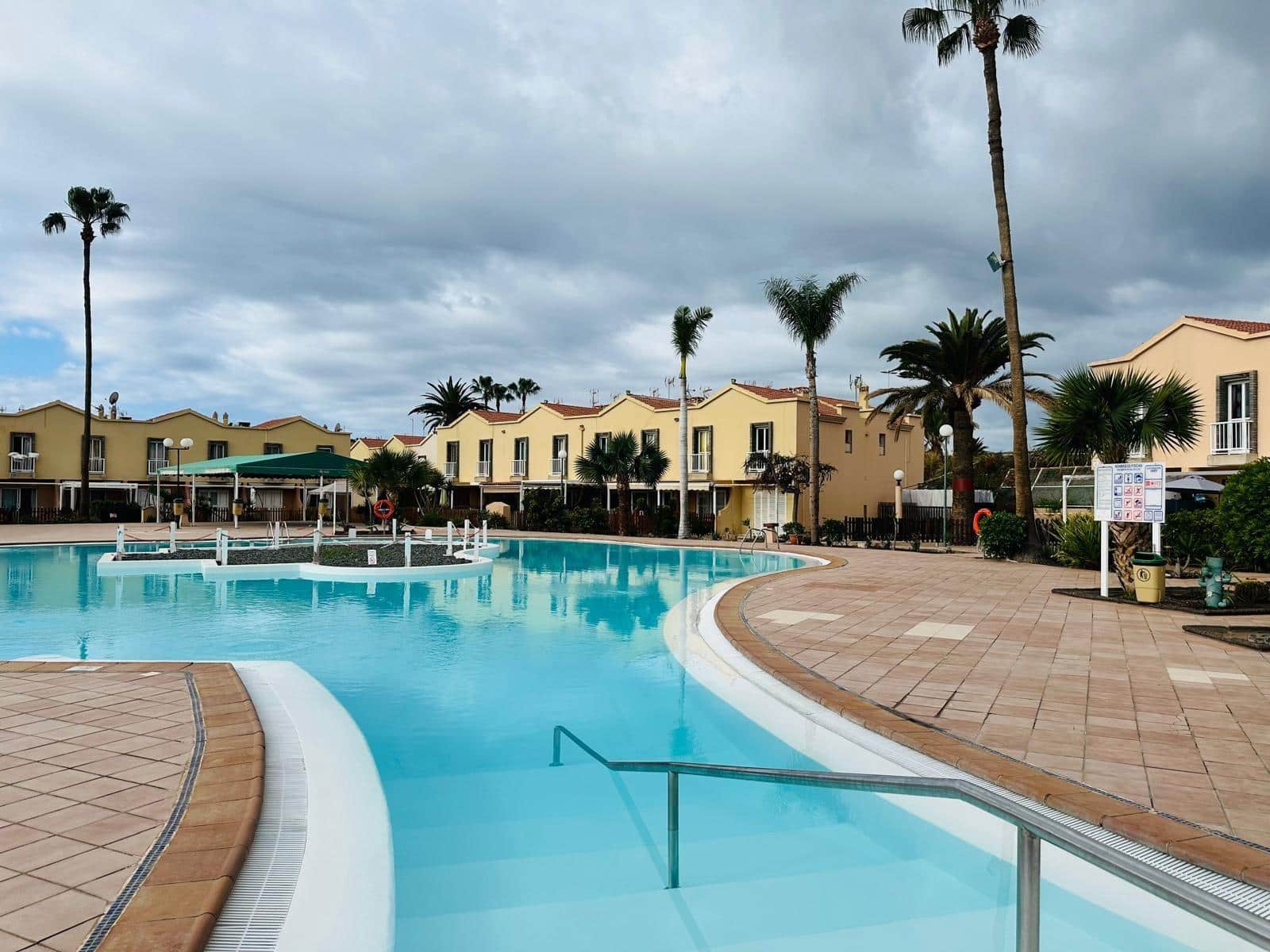 1 quarto Apartamento para venda em San Bartolome de Tirajana com piscina - 236 000 € (Ref: 9797061)