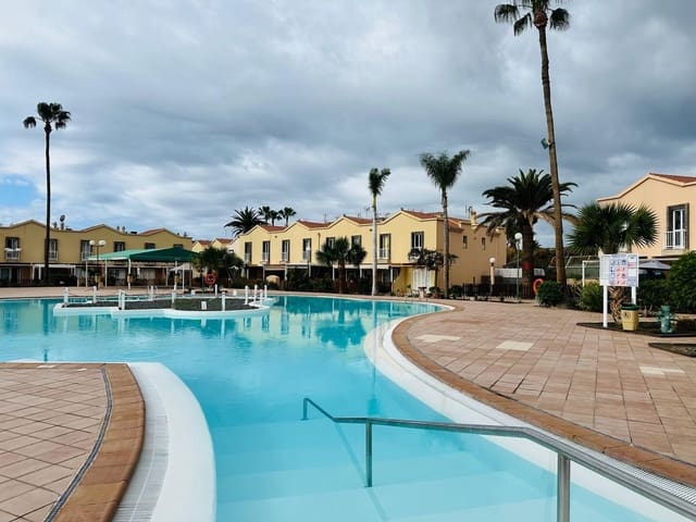 1 quarto Apartamento para venda em San Bartolomé de Tirajana com piscina - 236 000 € (Ref: 9797061)