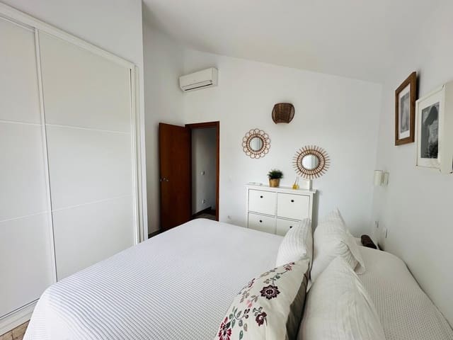 1 quarto Apartamento para venda em San Bartolomé de Tirajana com piscina - 236 000 € (Ref: 9797061)