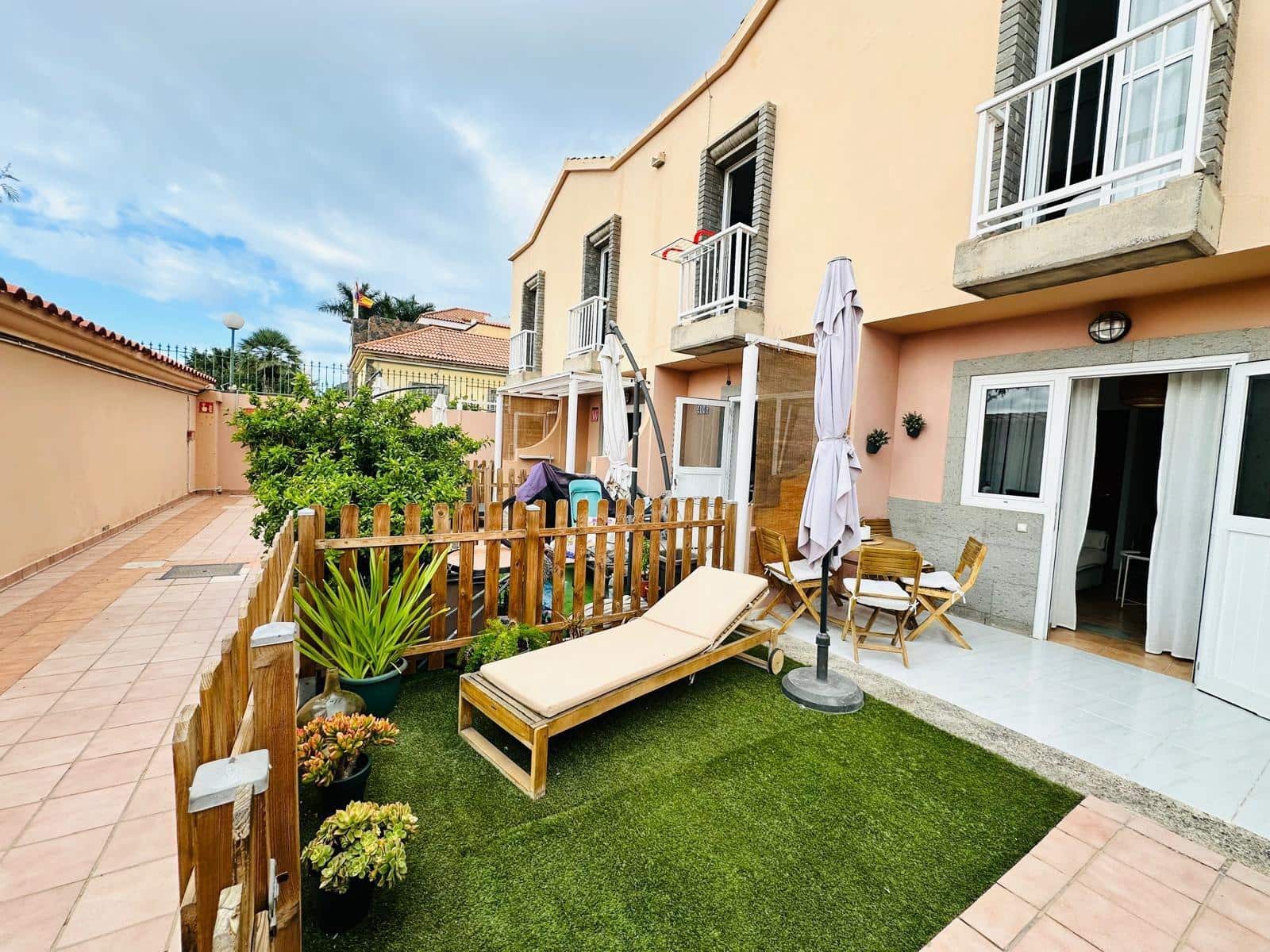 1 quarto Apartamento para venda em San Bartolome de Tirajana com piscina - 236 000 € (Ref: 9797061)