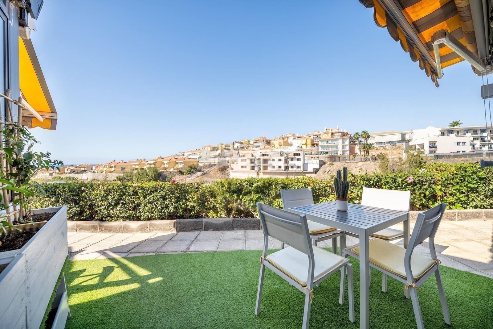 1 quarto Bungalow para venda em Arguineguin com piscina - 299 000 € (Ref: 9799219)