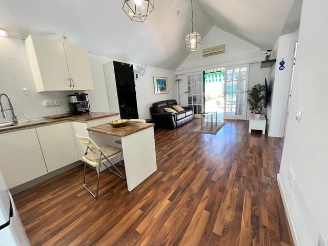 Bungalow de 2 habitaciones en Maspalomas, San Bartolomé de Tirajana en alquiler con piscina - 1.900 € (Ref: 9825224)