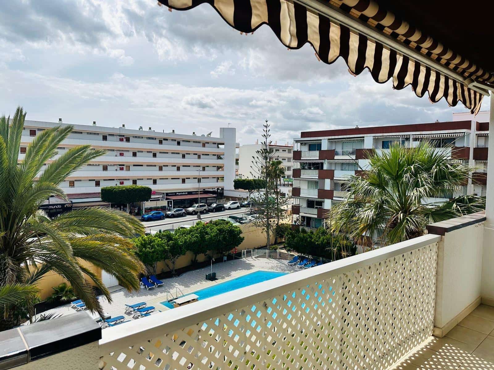 1 bedroom Apartment for rent in San Bartolome de Tirajana with pool - € 1,200 (Ref: 9831330)