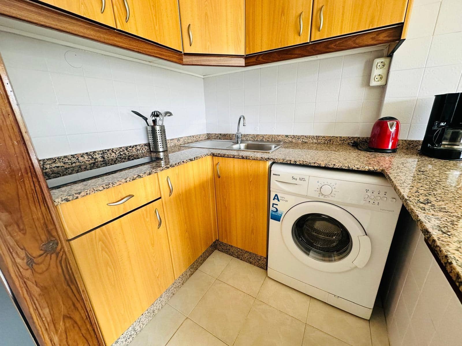 1 bedroom Apartment for rent in San Bartolome de Tirajana with pool - € 1,200 (Ref: 9831330)