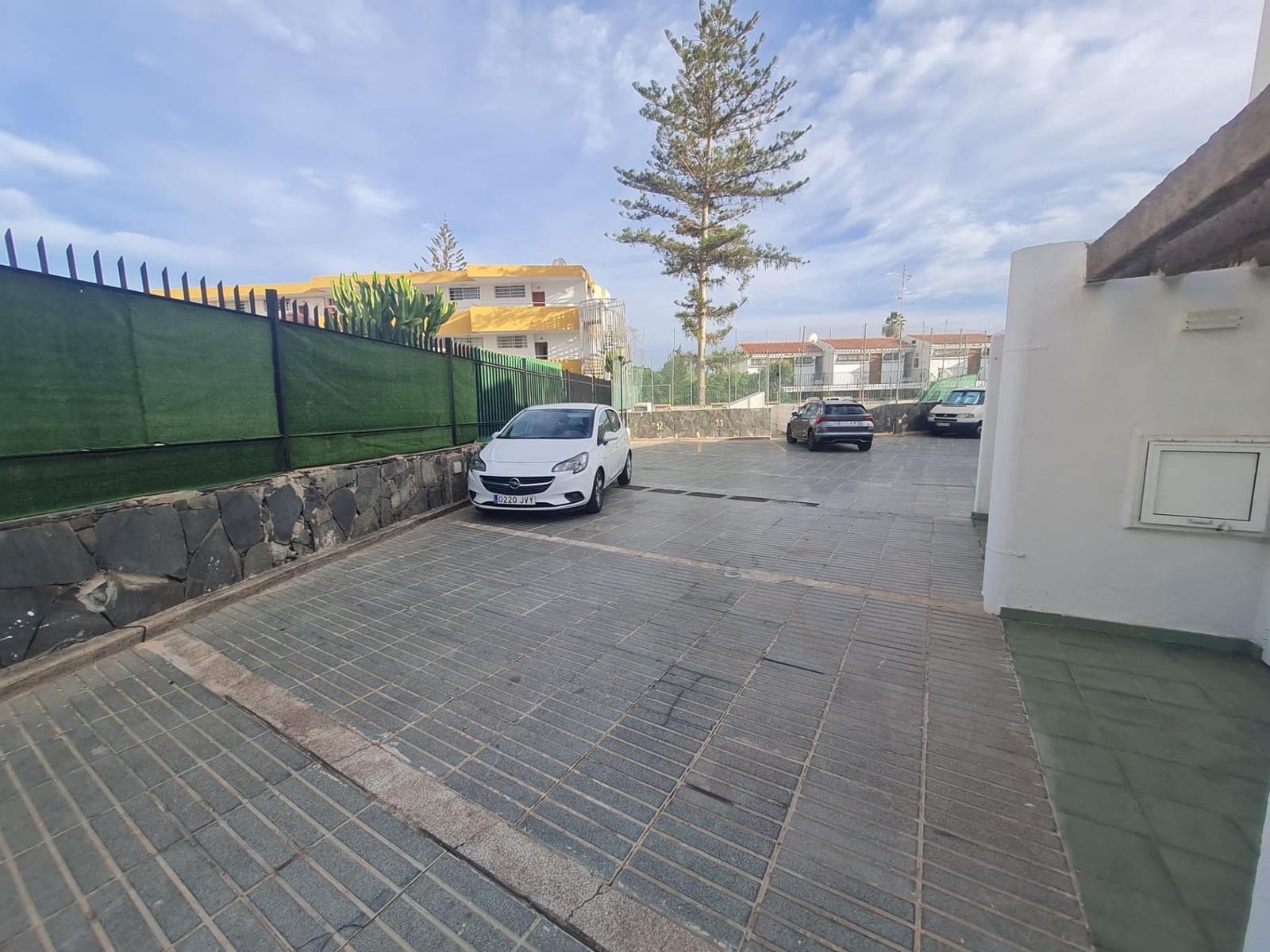 2 bedroom Apartment for rent in Playa del Ingles with pool garage - € 1,400 (Ref: 9831331)