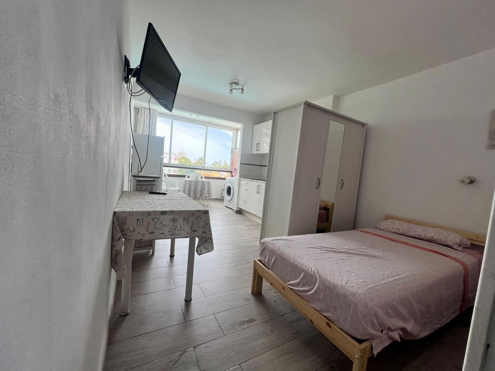 Studio til leie i Playa del Ingles med svømmebasseng - € 800 (Ref: 9833628)