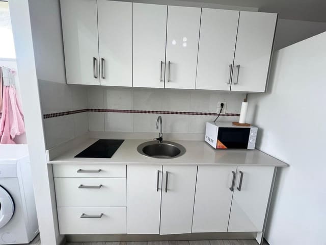 Studio til leie i Playa del Inglés, San Bartolomé de Tirajana med svømmebasseng - € 800 (Ref: 9833628)
