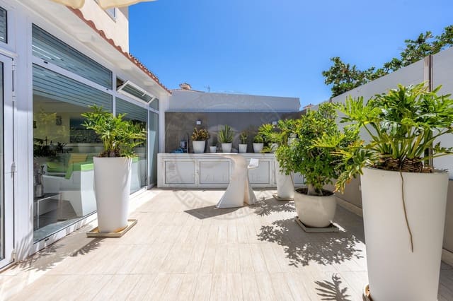 3 soverom Rekkehus til salgs i Sonneland, San Bartolomé de Tirajana med svømmebasseng garasje - € 699 900 (Ref: 9839232)