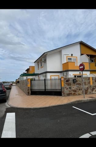 3 camera da letto Villetta Bifamiliare in vendita in San Bartolomé de Tirajana con garage - 379.500 € (Rif: 9843372)
