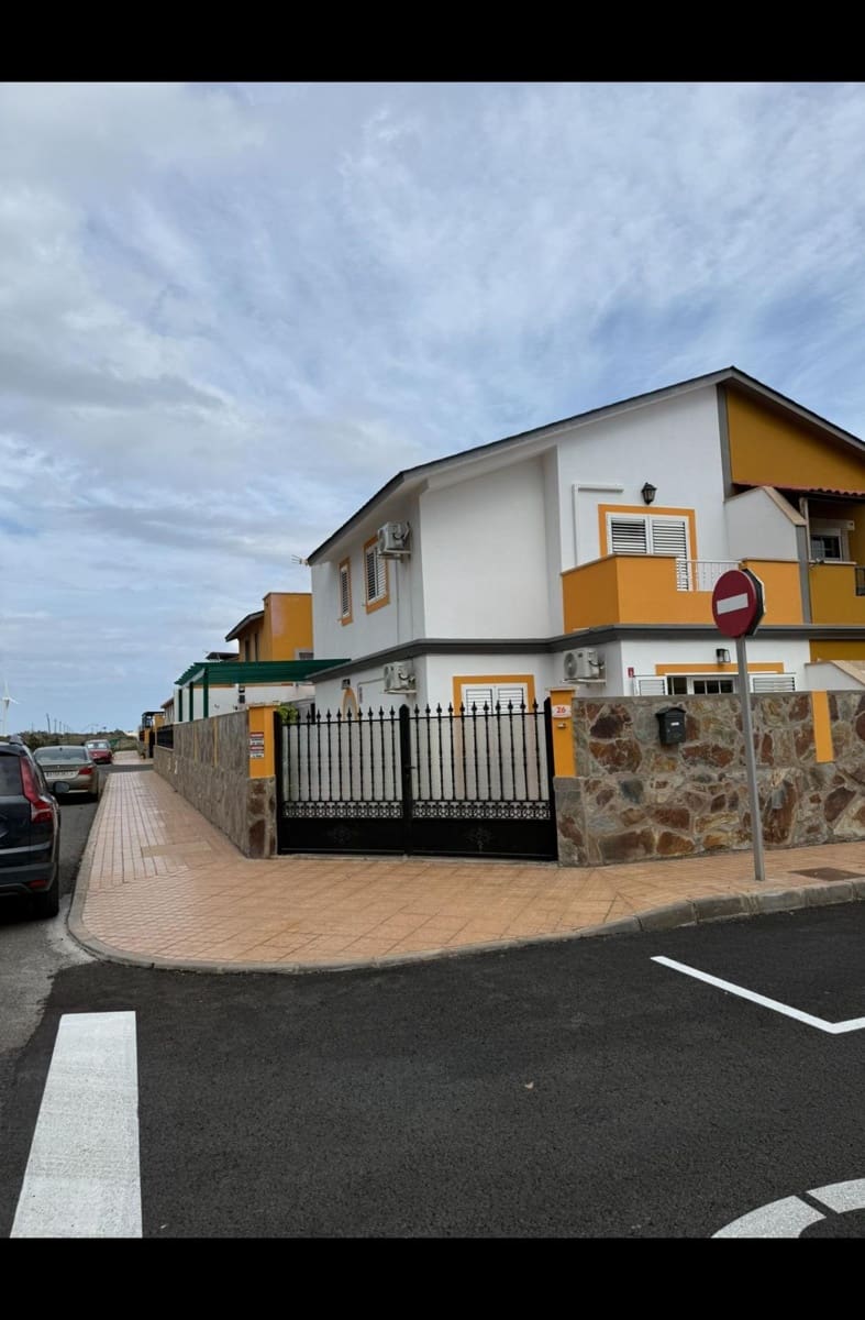 3 camera da letto Villetta Bifamiliare in vendita in San Bartolome de Tirajana con garage - 379.500 € (Rif: 9843372)