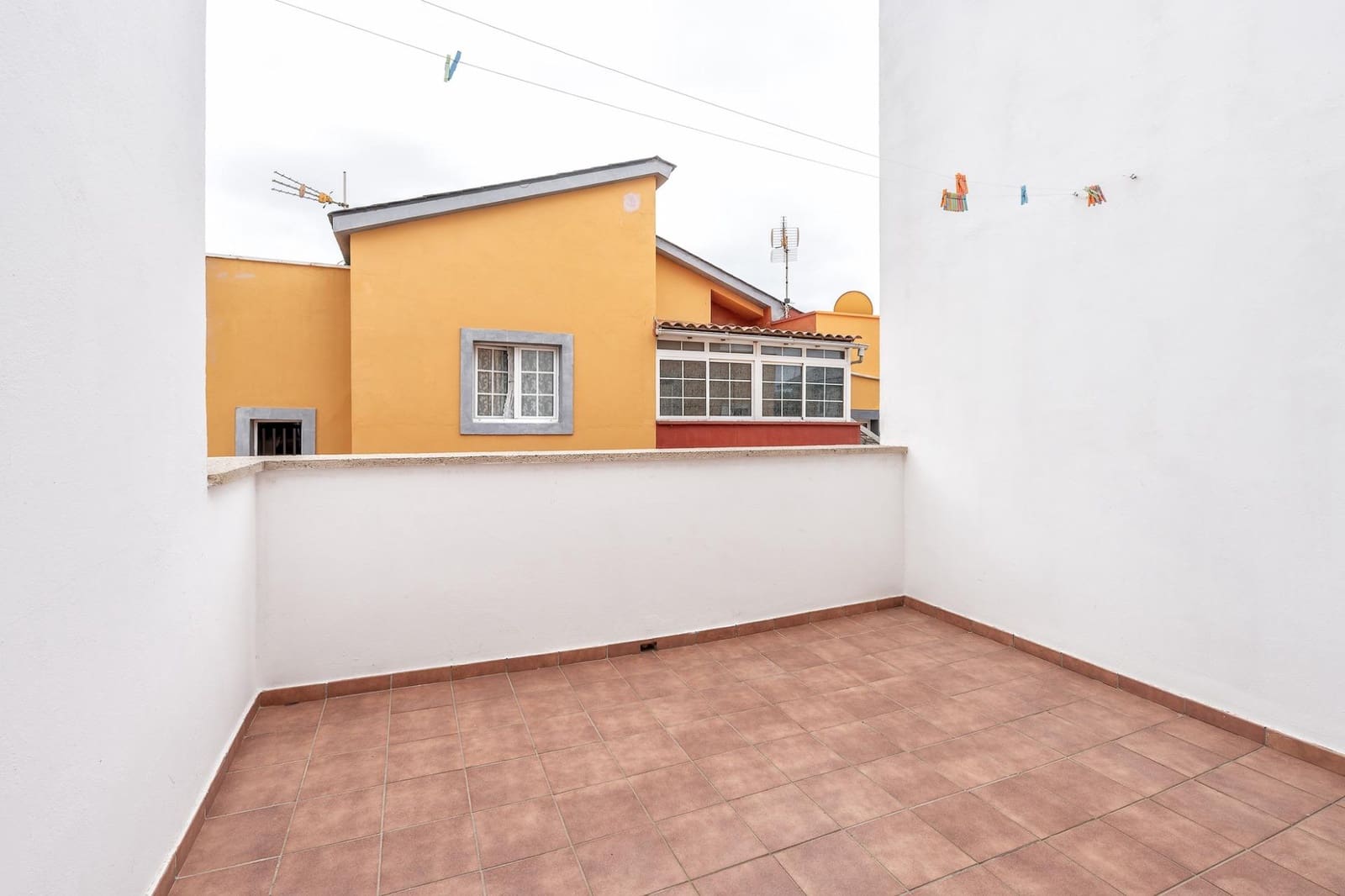 3 sypialnia Dom blizniak na sprzedaż w San Bartolome de Tirajana z garażem - 359 000 € (Ref: 9843372)
