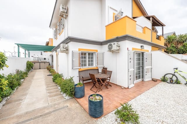 3 chambre Villa/Maison Semi-Mitoyenne à vendre à San Bartolomé de Tirajana avec garage - 359 000 € (Ref: 9843372)