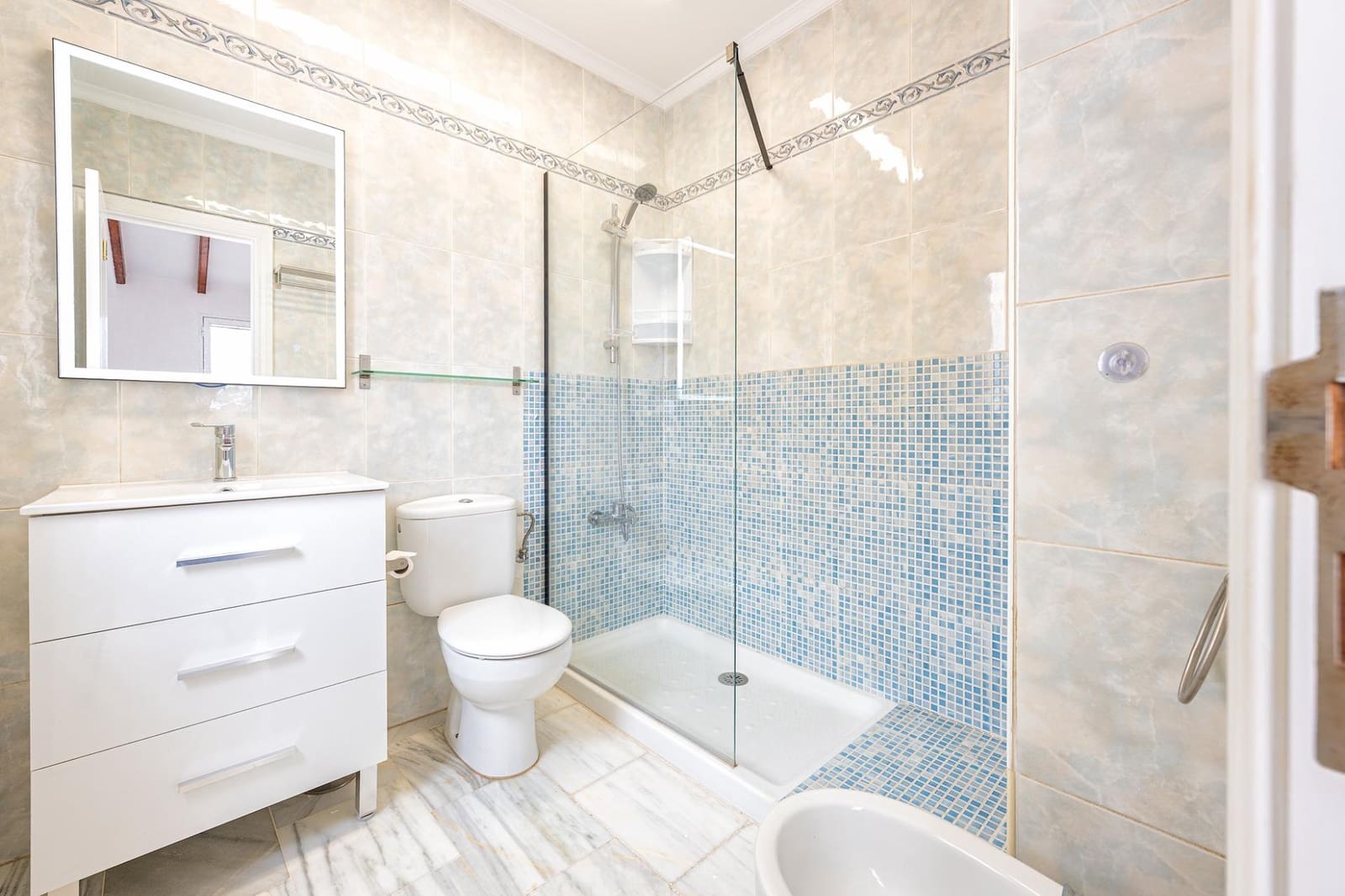 3 bedroom Semi-detached Villa for sale in San Bartolome de Tirajana with garage - € 374,500 (Ref: 9843372)