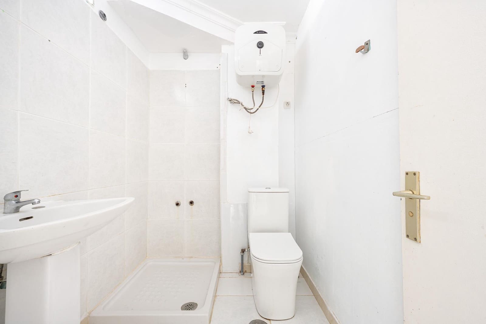 1 bedroom Commercial for sale in San Bartolome de Tirajana with pool - € 162,750 (Ref: 9849326)