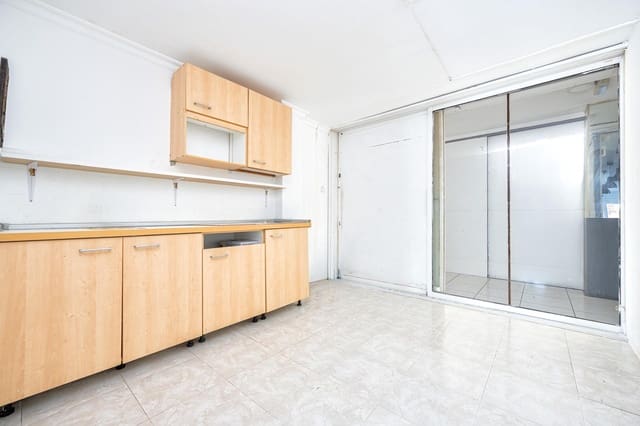 1 soveværelse Erhverv til salg i San Bartolomé de Tirajana med swimmingpool - € 162.750 (Ref: 9849326)