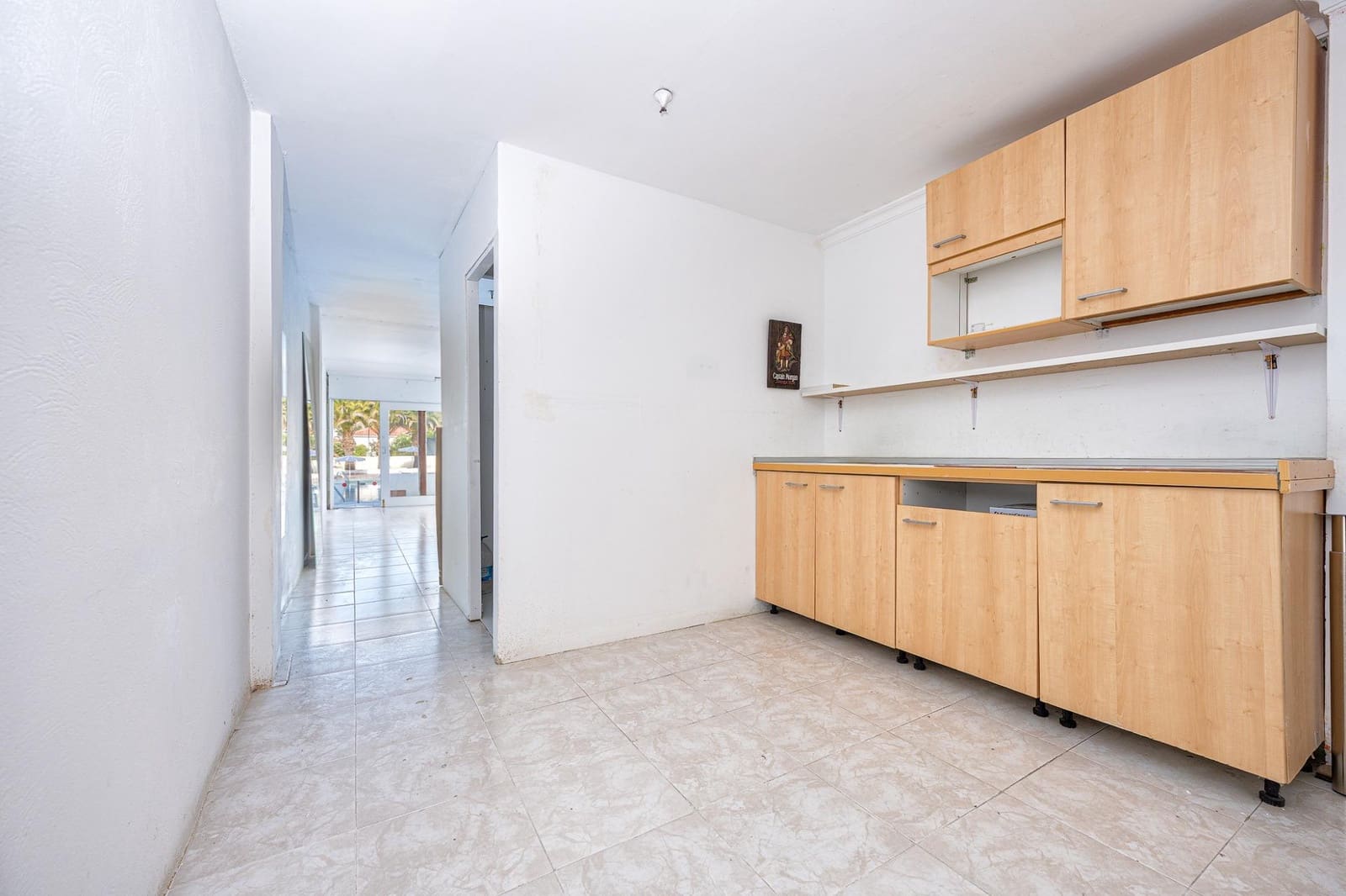 1 bedroom Commercial for sale in San Bartolome de Tirajana with pool - € 162,750 (Ref: 9849326)