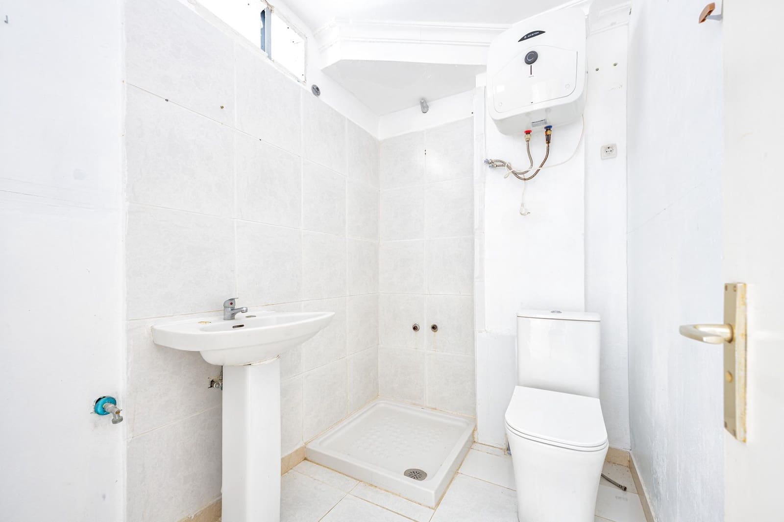 1 bedroom Commercial for sale in San Bartolome de Tirajana with pool - € 162,750 (Ref: 9849326)