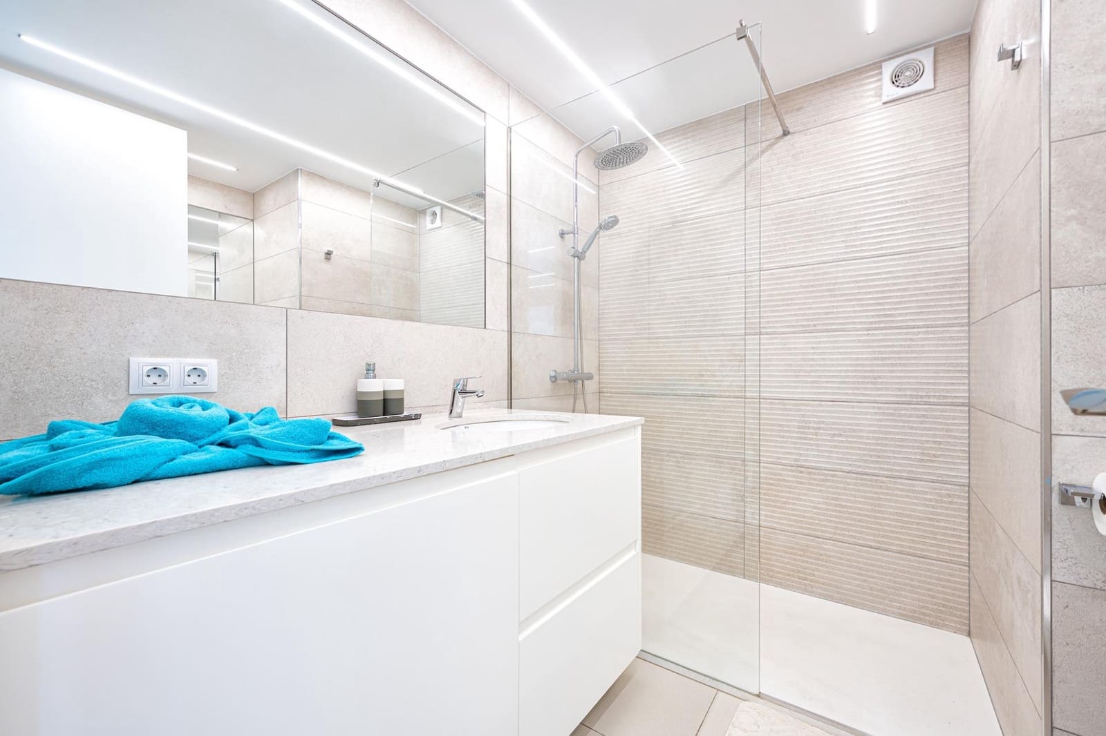 2 bedroom Apartment for sale in Mogan - € 360,000 (Ref: 9855431)