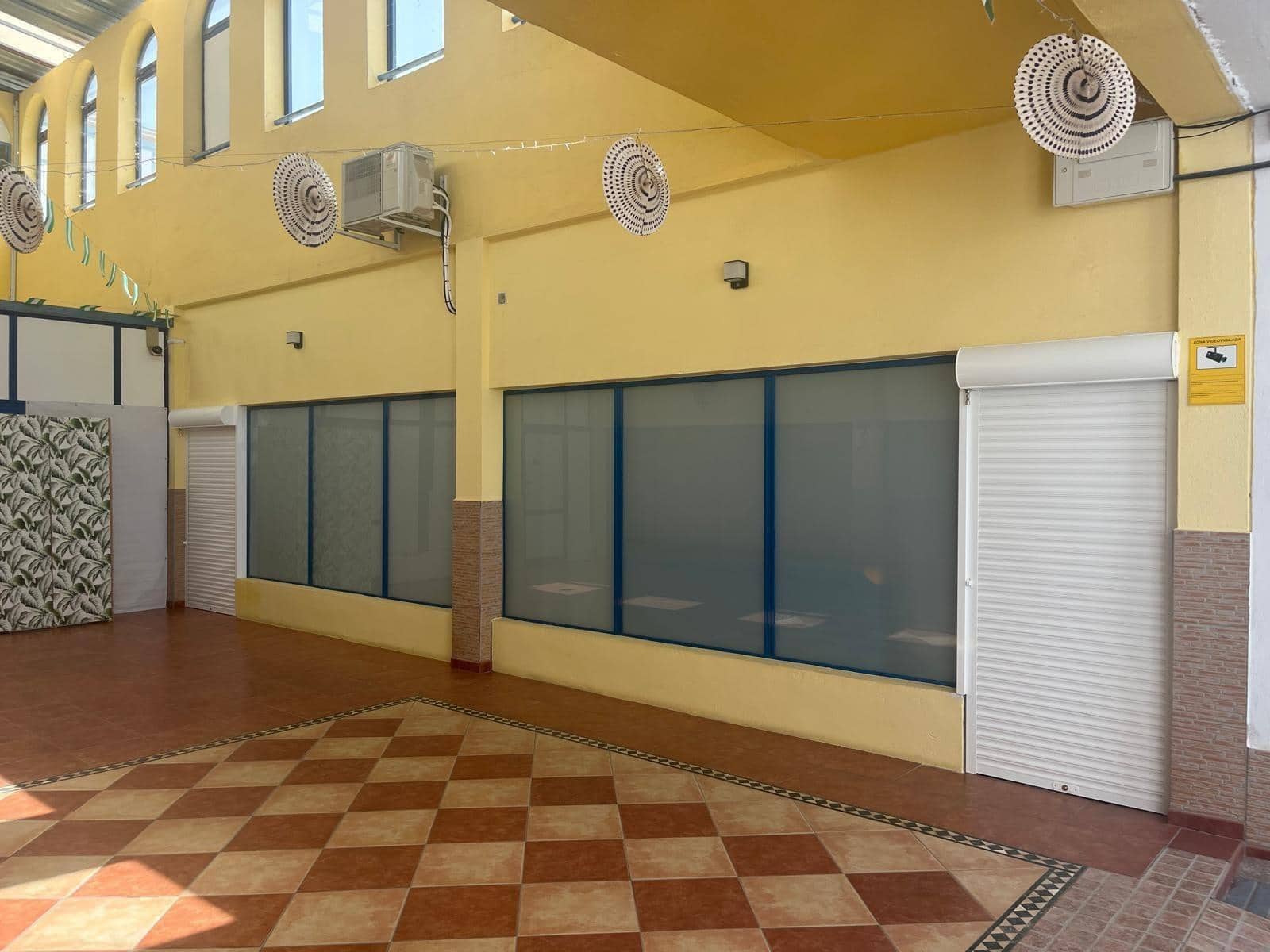 Local Comercial de 2 habitaciones en Campo Internacional en venta - 95.000 € (Ref: 9873483)