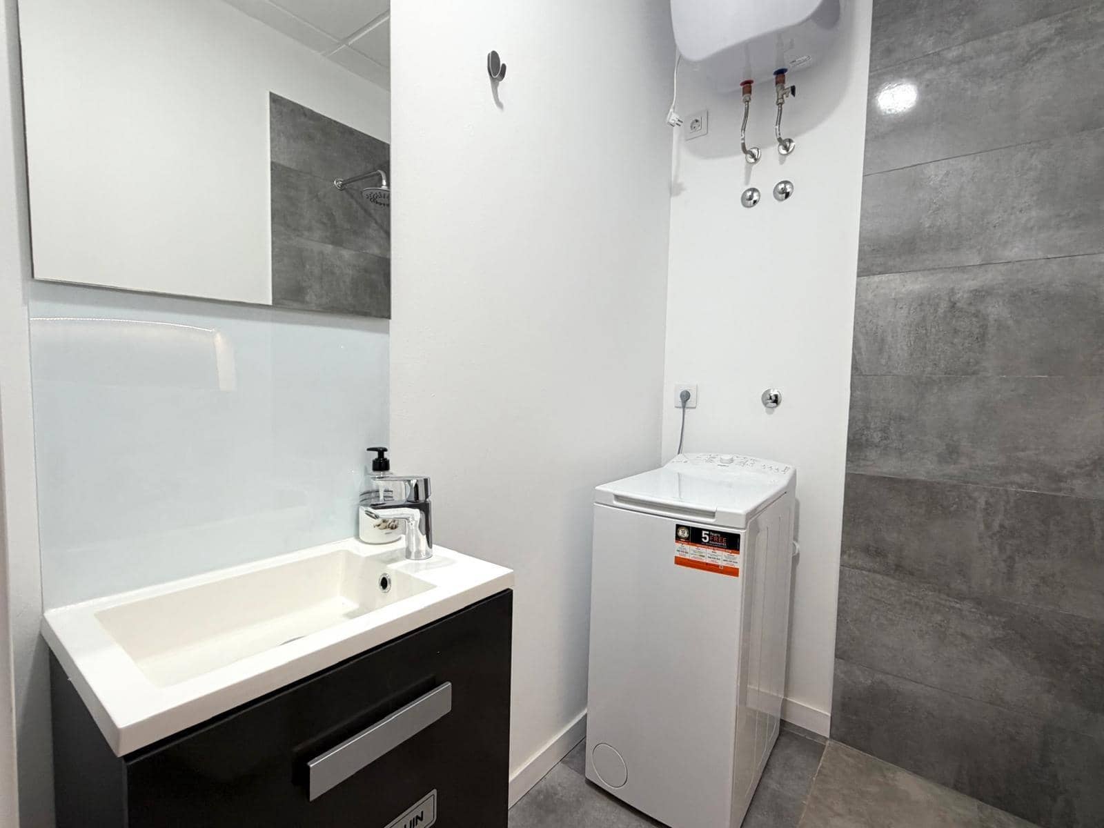 2 slaapkamer Commercieel te koop in Campo Internacional - € 95.000 (Ref: 9873483)