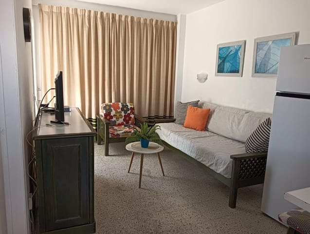 1 bedroom Apartment for rent in Playa del Inglés, San Bartolomé de Tirajana with pool - € 1,150 (Ref: 9878776)