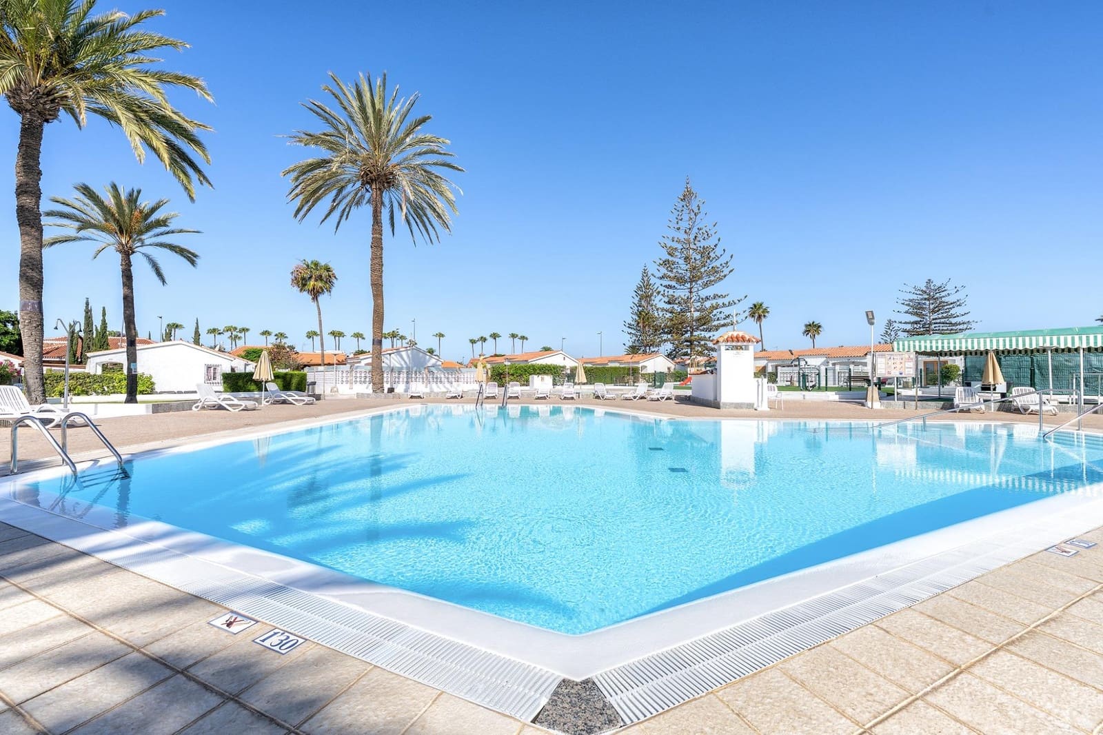 1 bedroom Terraced Villa for sale in Playa del Ingles with pool - € 309,750 (Ref: 9878777)
