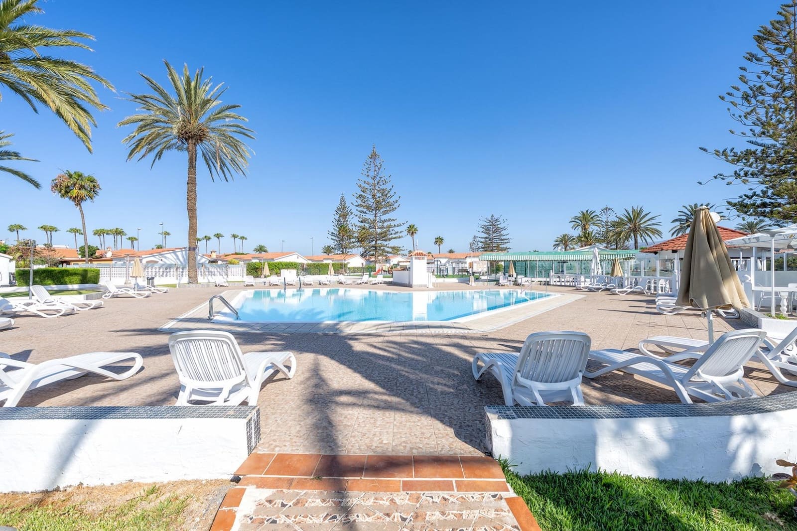 1 bedroom Terraced Villa for sale in Playa del Ingles with pool - € 309,750 (Ref: 9878777)