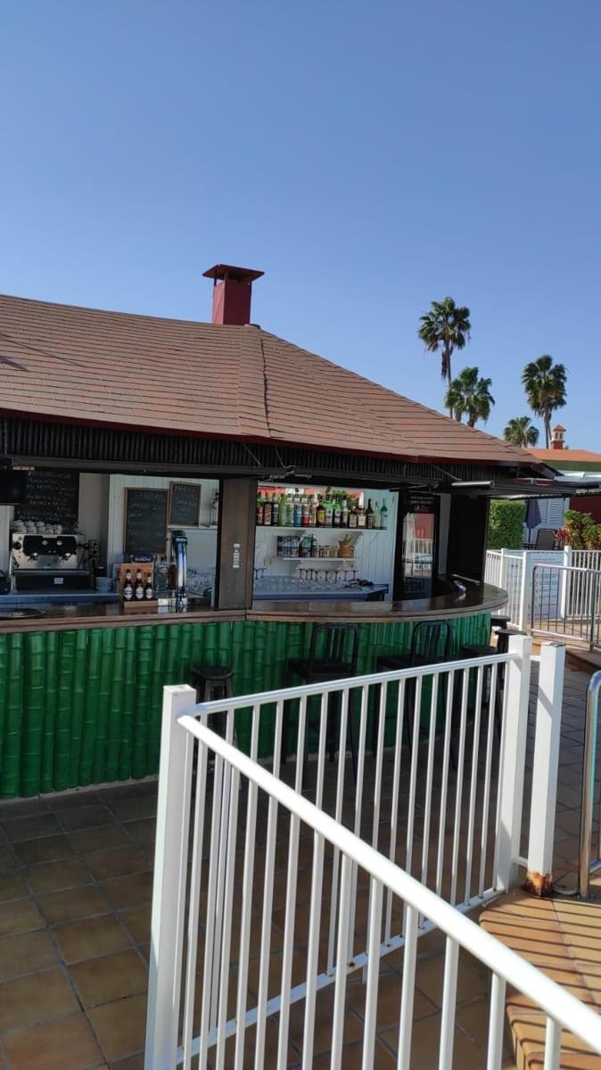 Erhverv til salg i Maspalomas med swimmingpool - € 189.000 (Ref: 9878778)