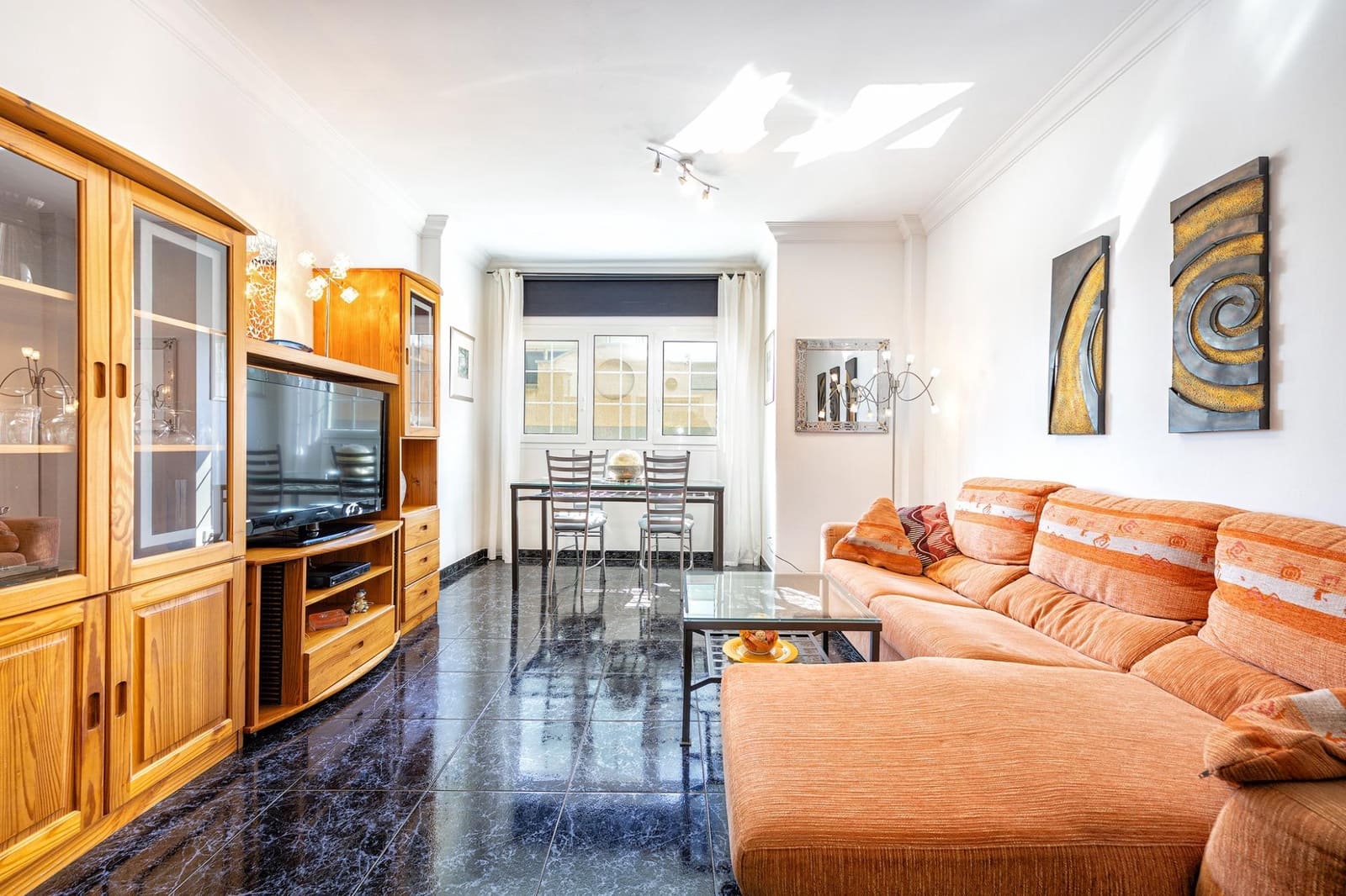 3 bedroom Flat for sale in Santa Lucia de Tirajana with garage - € 199,900 (Ref: 9881912)