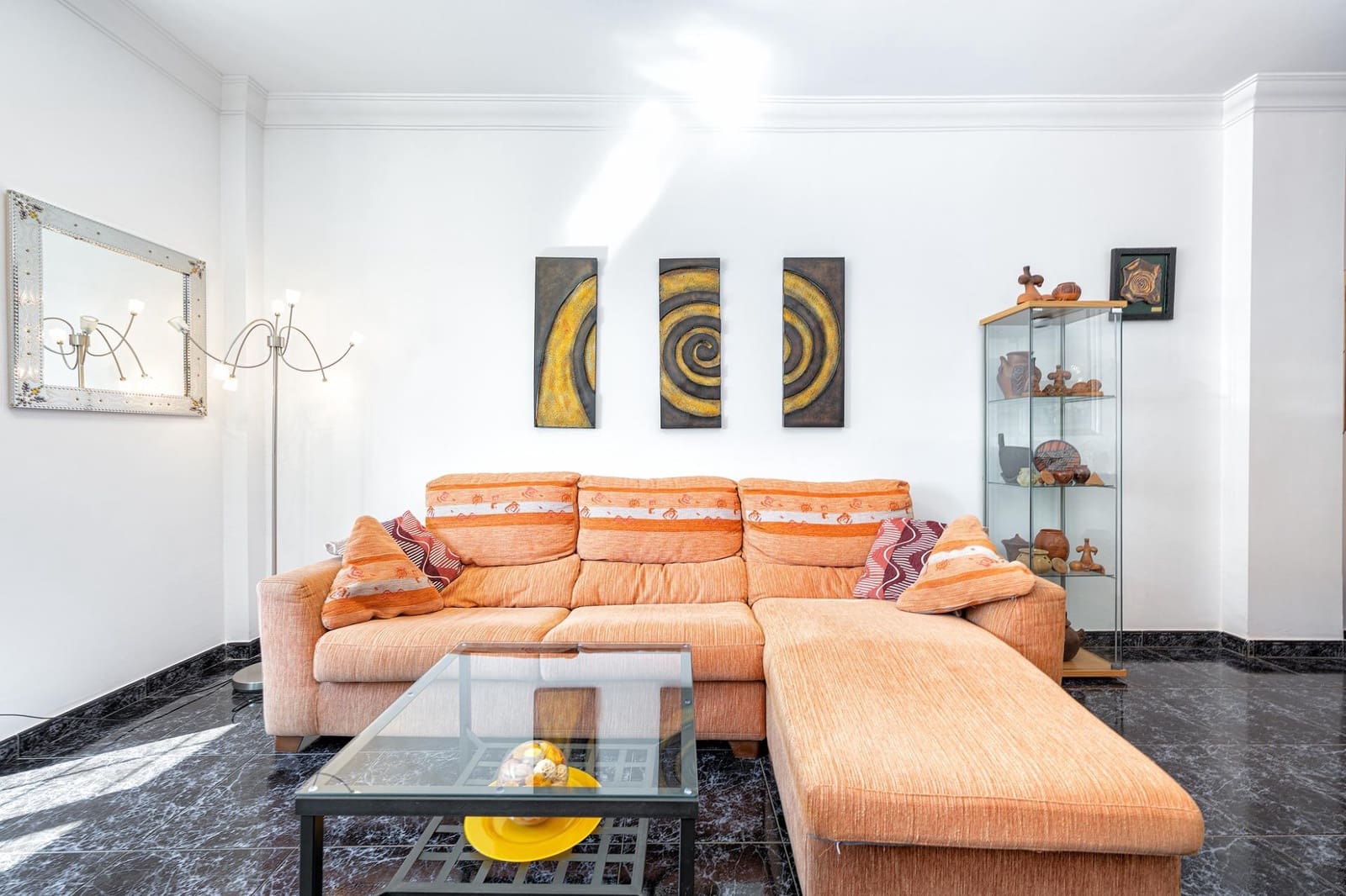 3 bedroom Flat for sale in Santa Lucia de Tirajana with garage - € 199,900 (Ref: 9881912)