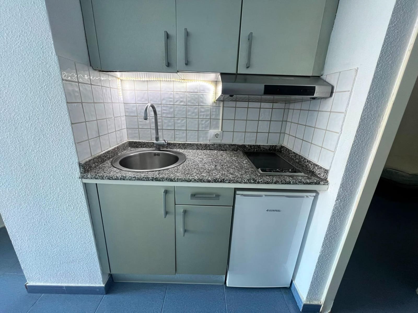 1 slaapkamer Appartement te huur in Playa del Cura met zwembad - € 950 (Ref: 9890355)