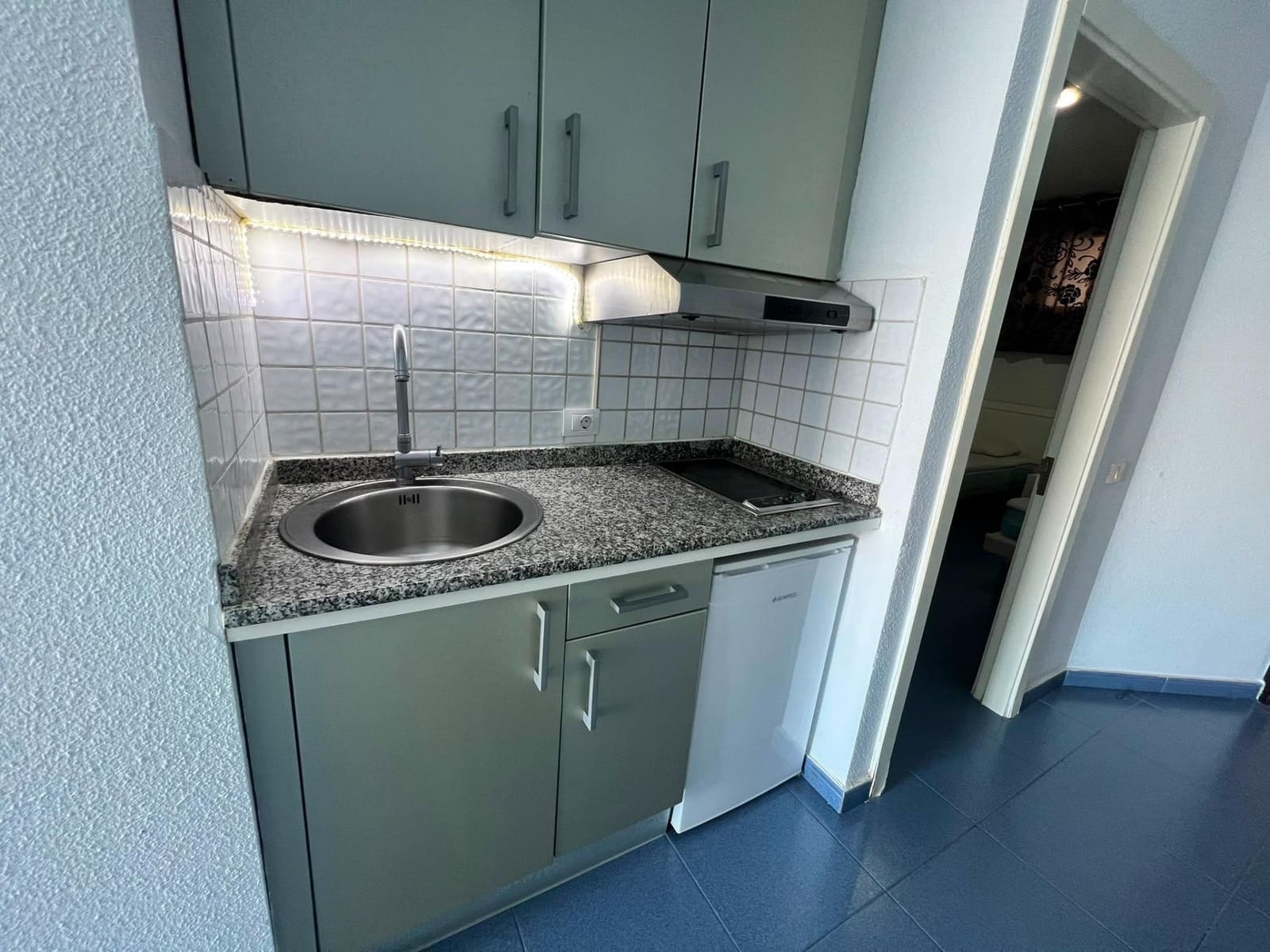 1 slaapkamer Appartement te huur in Playa del Cura met zwembad - € 950 (Ref: 9890355)