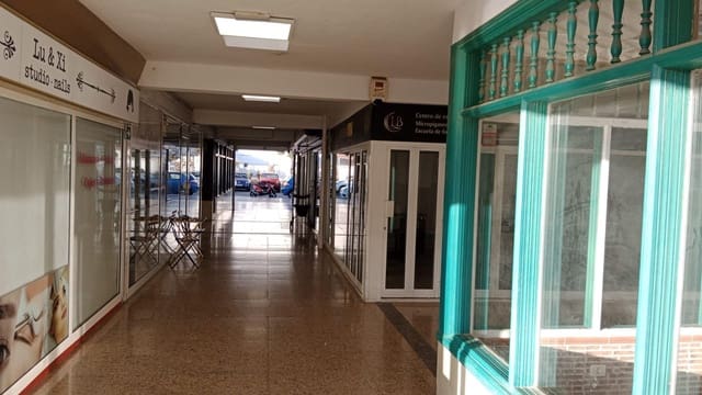 Commercial for sale in San Bartolomé de Tirajana - € 99,000 (Ref: 9893840)